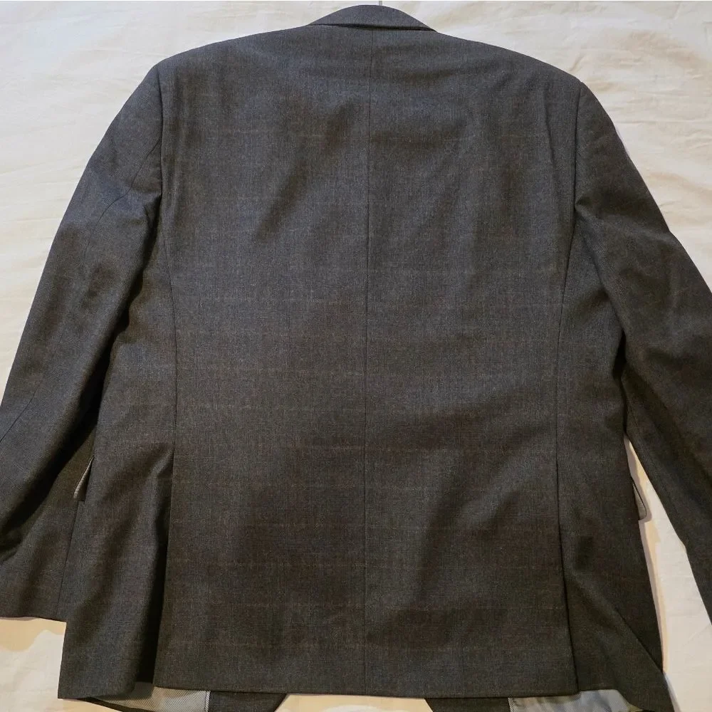 Jos. A. Bank Chatcol Brown Plaid Suit Size 43R Pants Are 36/31